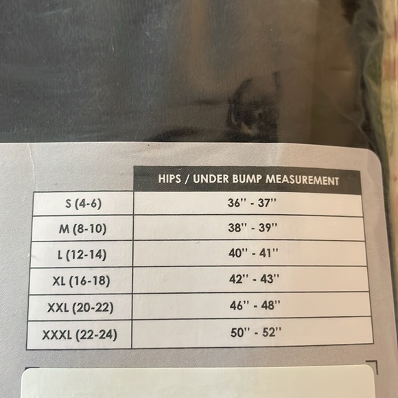 Destination Maternity black leggings Cooling 4way stretch Cargo pocket NEW SZ L - Picture 4 of 5